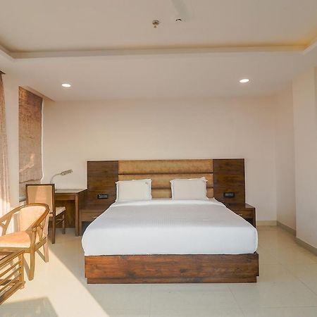 Fabhotel Mid Town Grand Panchkula Buitenkant foto