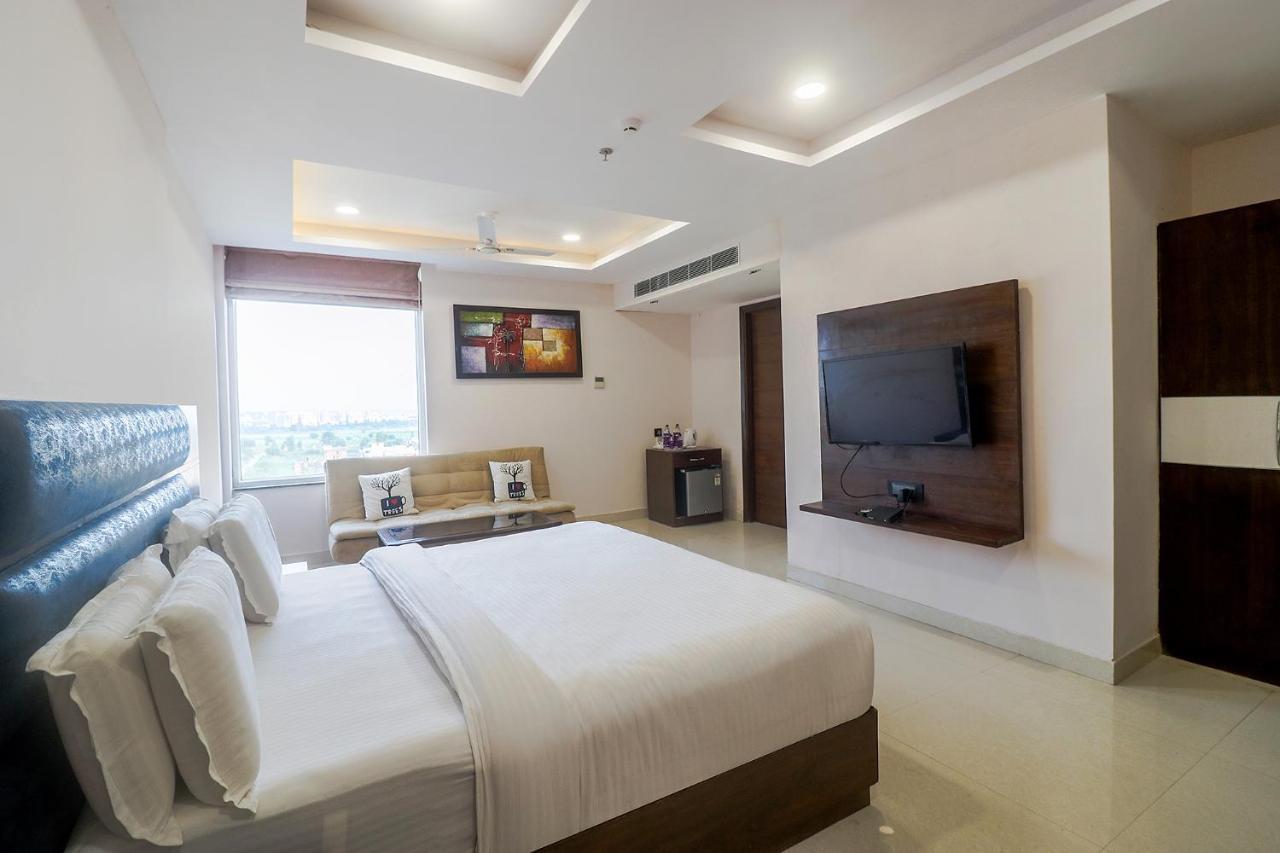 Fabhotel Mid Town Grand Panchkula Buitenkant foto