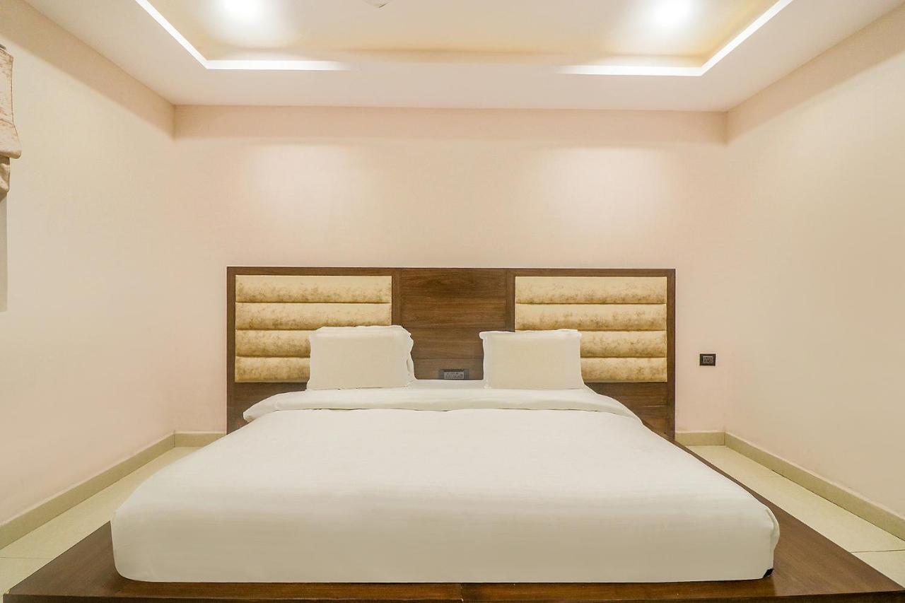 Fabhotel Mid Town Grand Panchkula Buitenkant foto