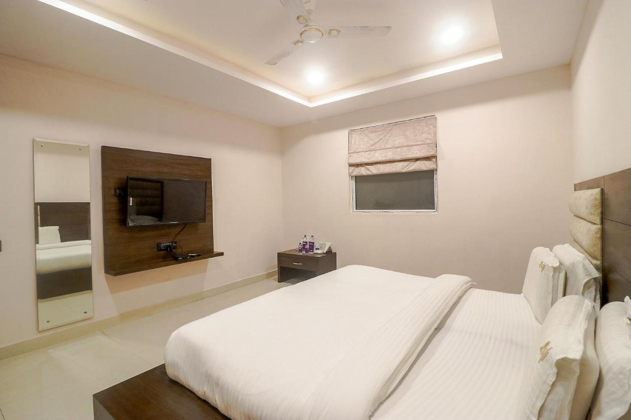 Fabhotel Mid Town Grand Panchkula Buitenkant foto