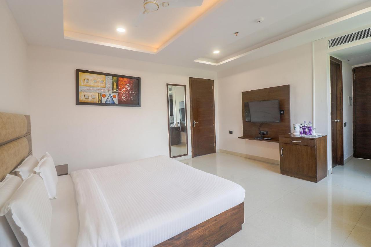 Fabhotel Mid Town Grand Panchkula Buitenkant foto