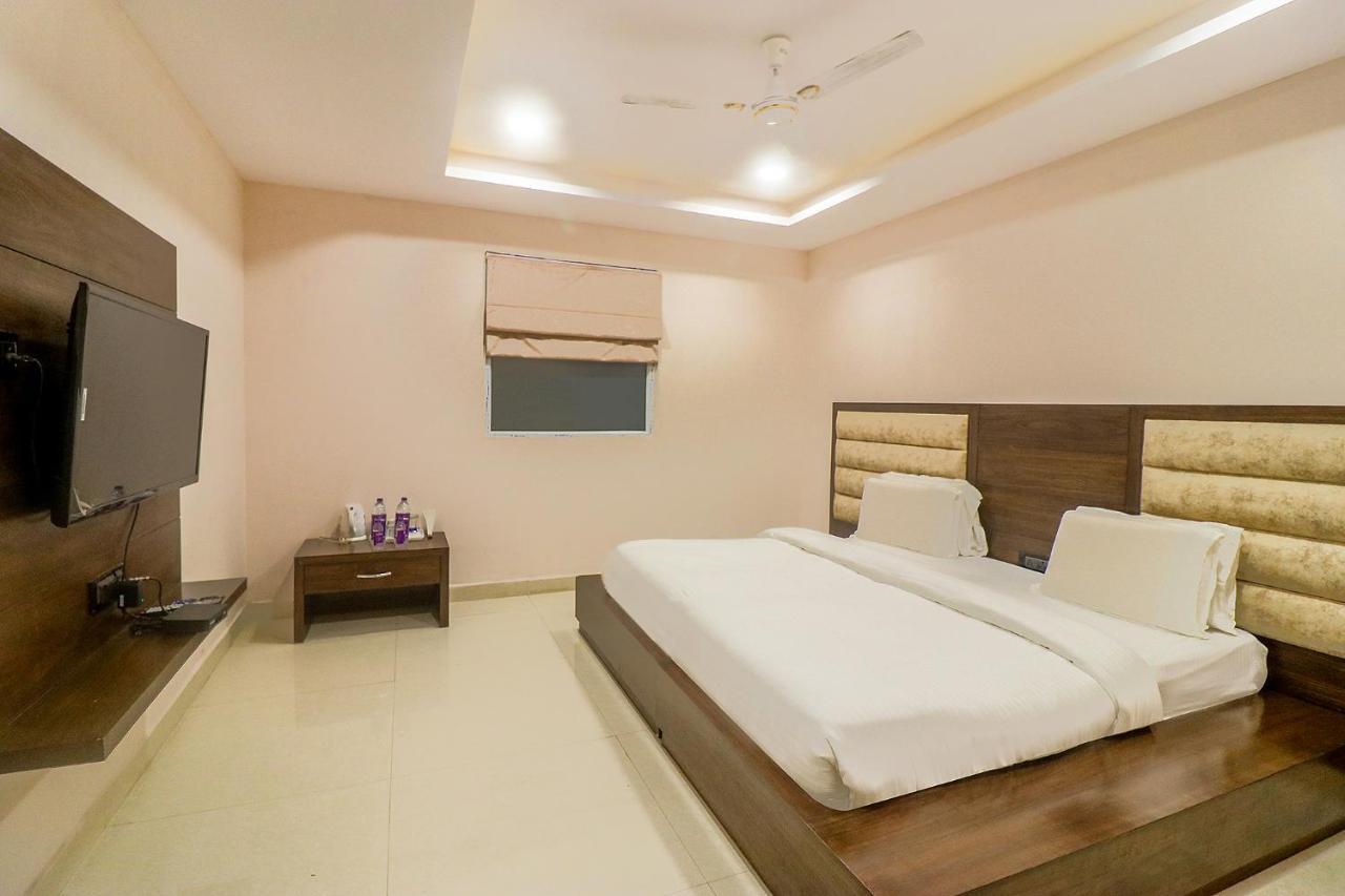 Fabhotel Mid Town Grand Panchkula Buitenkant foto